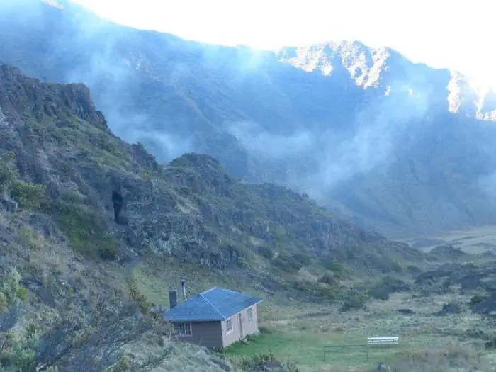Holua Cabin