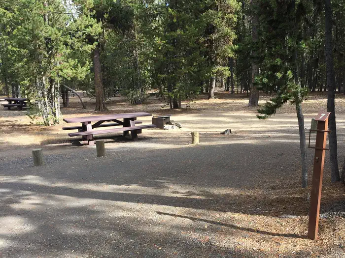 Paulina Lake Campground