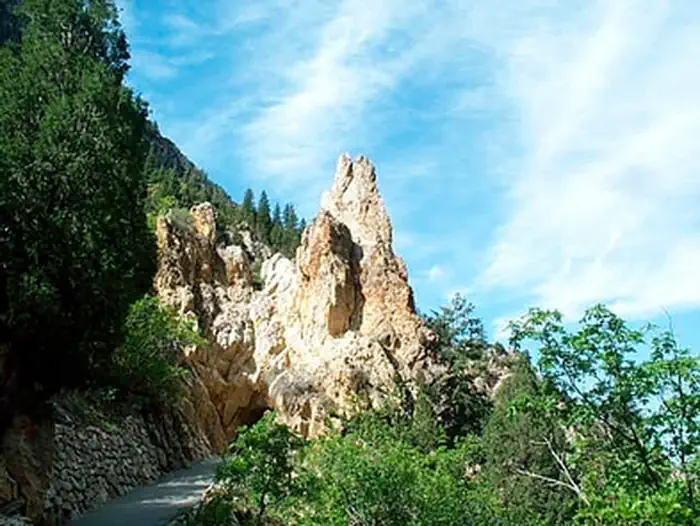 Timpanogos Cave National Monument — Along the Trail to the Caves