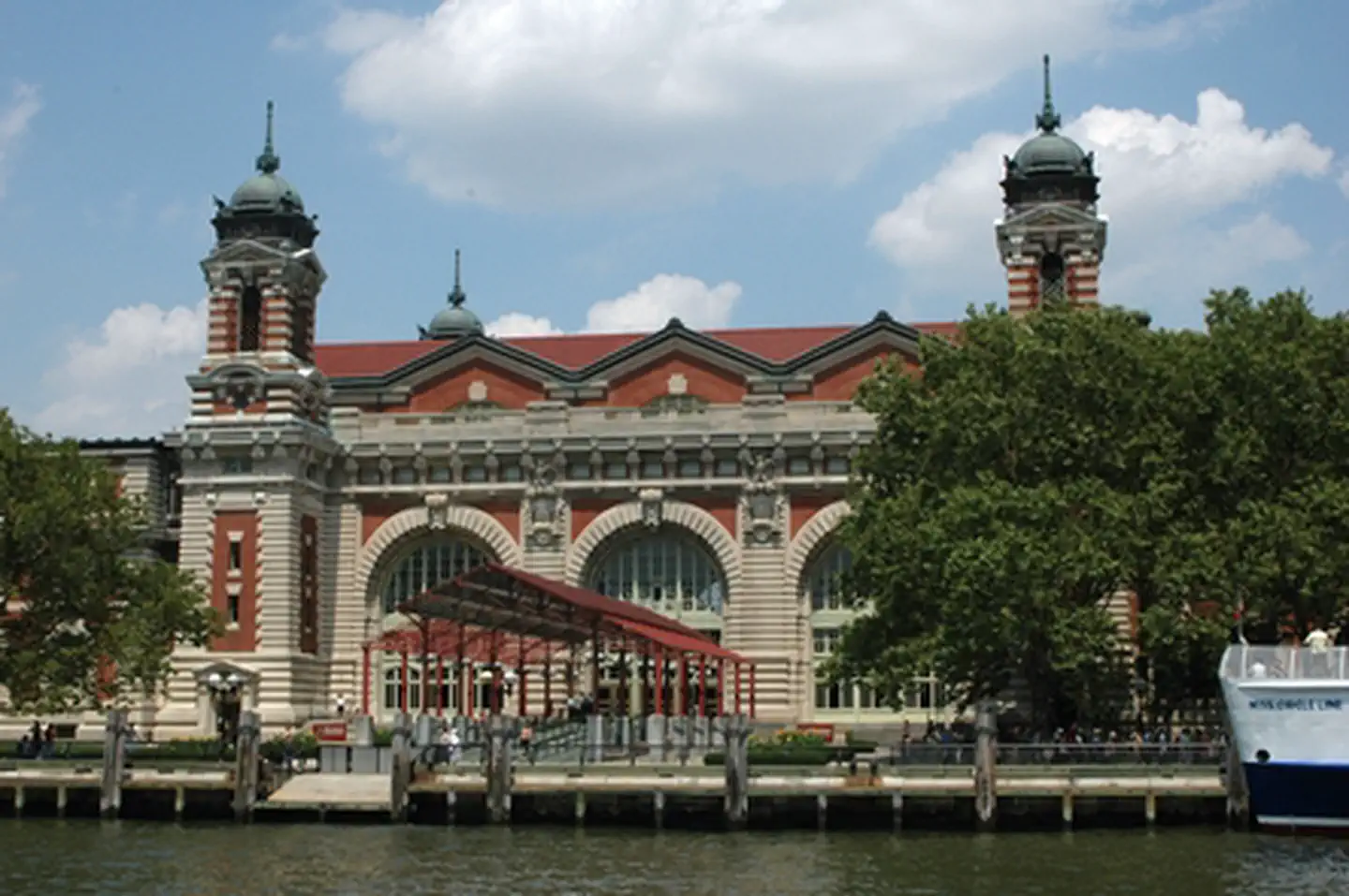 Ellis Island Part of Statue of Liberty National Monument — Ellis Island Museum of Immigration