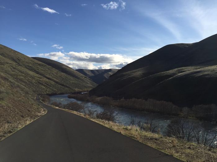 Lower Deschutes River Back Country Byway — Paved stretch of the Lower Deschutes River Back Country Byway.