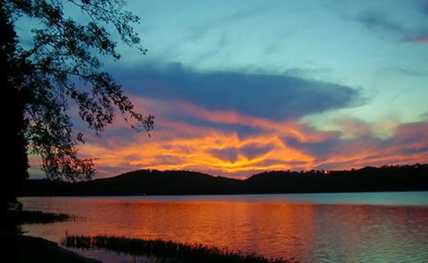 Dardanelle Lake