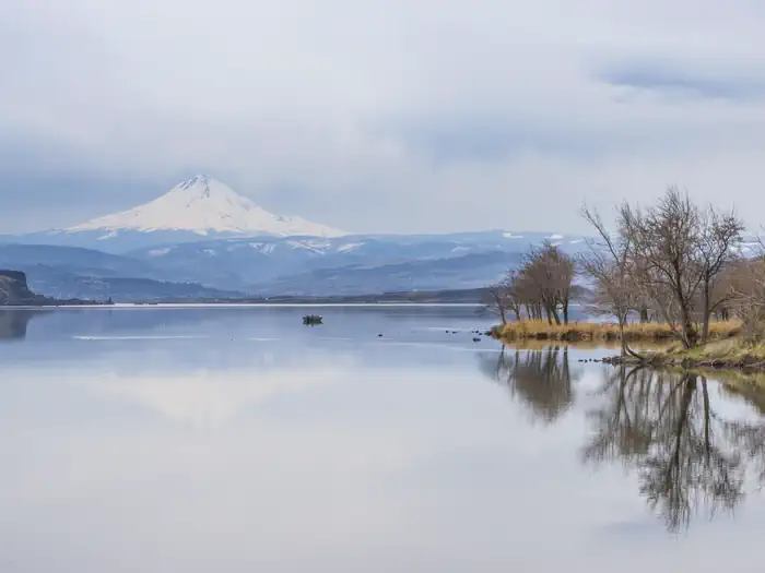 The Dalles Lock and Dam, Lake Celilo — Mt hood from Lake Celilo