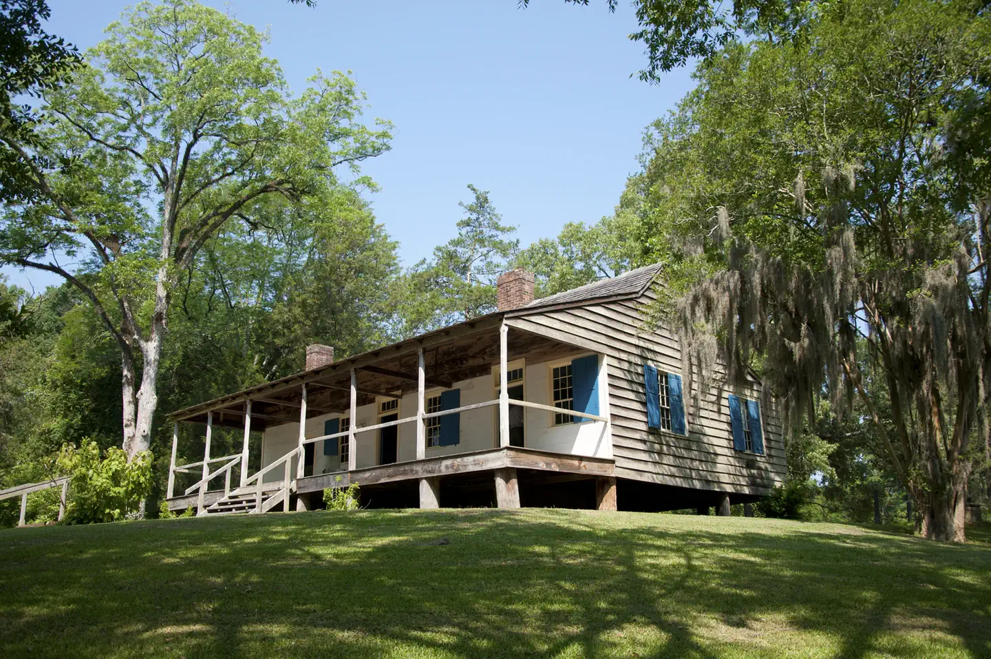Natchez Trace Parkway — Mount Locust Historic House (milepost 15.5) on the Natchez Trace Parkway