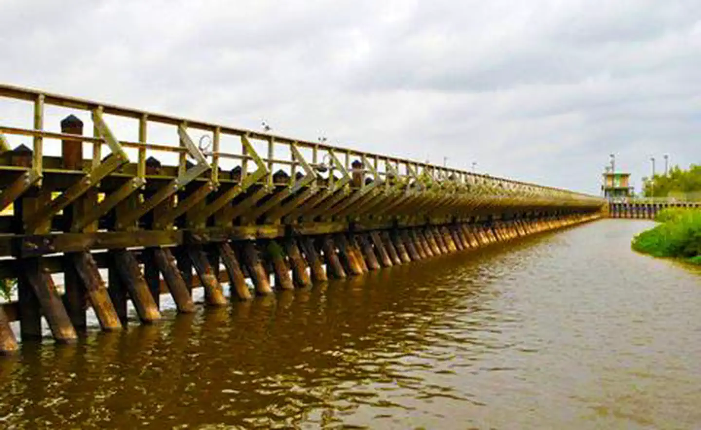 Wallisville Lake