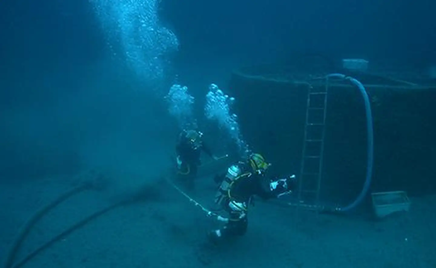 Monitor National Marine Sanctuary — In 2002, U.S. Navy divers prepared the turret for lift. As the turret was excavated, the remains of two sailors were found inside.