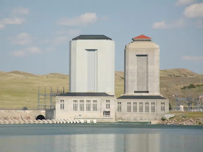 Fort Peck Project — Fort Peck Powerhouses