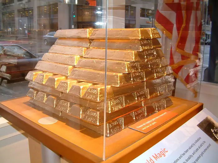 Klondike Gold Rush - Seattle Unit National Historical Park — Ton of gold
