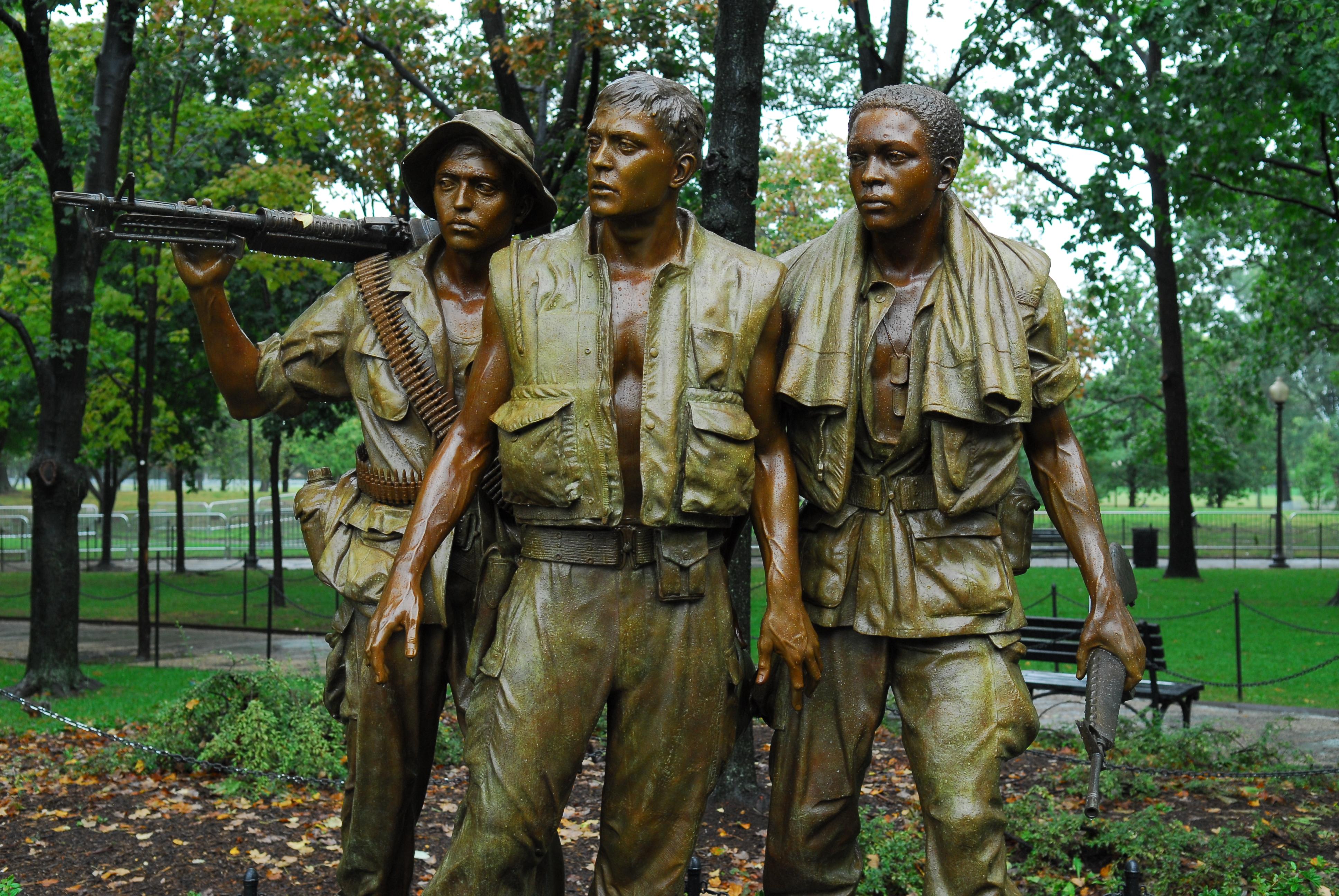 Vietnam Veterans Memorial — Three Servicemen Statue