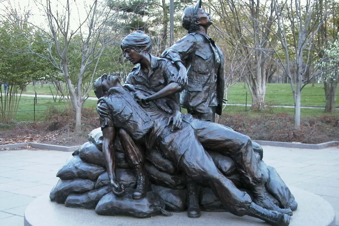 Vietnam Veterans Memorial — Vietnam Women's Memorial