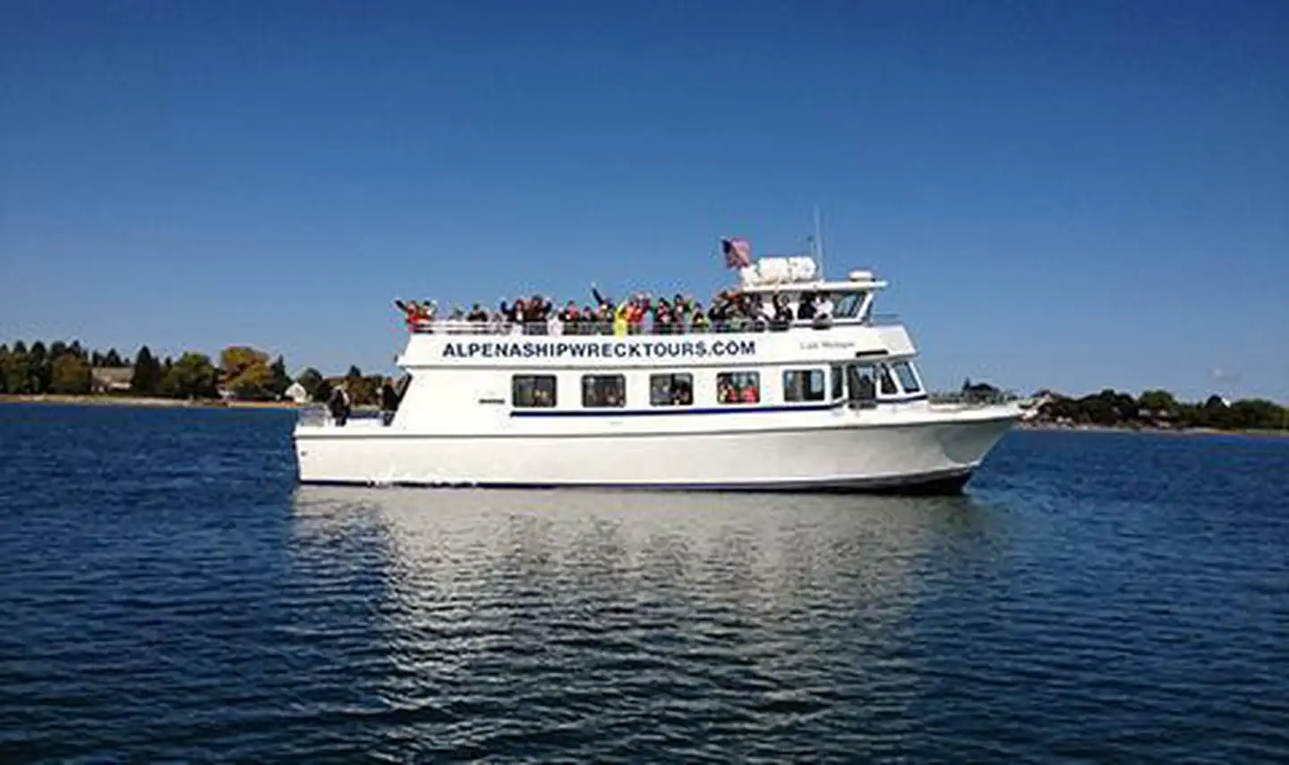 Thunder Bay National Marine Sanctuary — Glass bottom boat ride