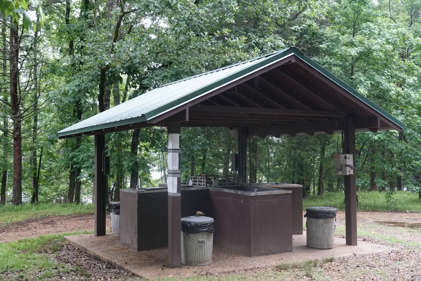 COE Lake Ouachita Little Fir Campground: Fish Cleaning Station