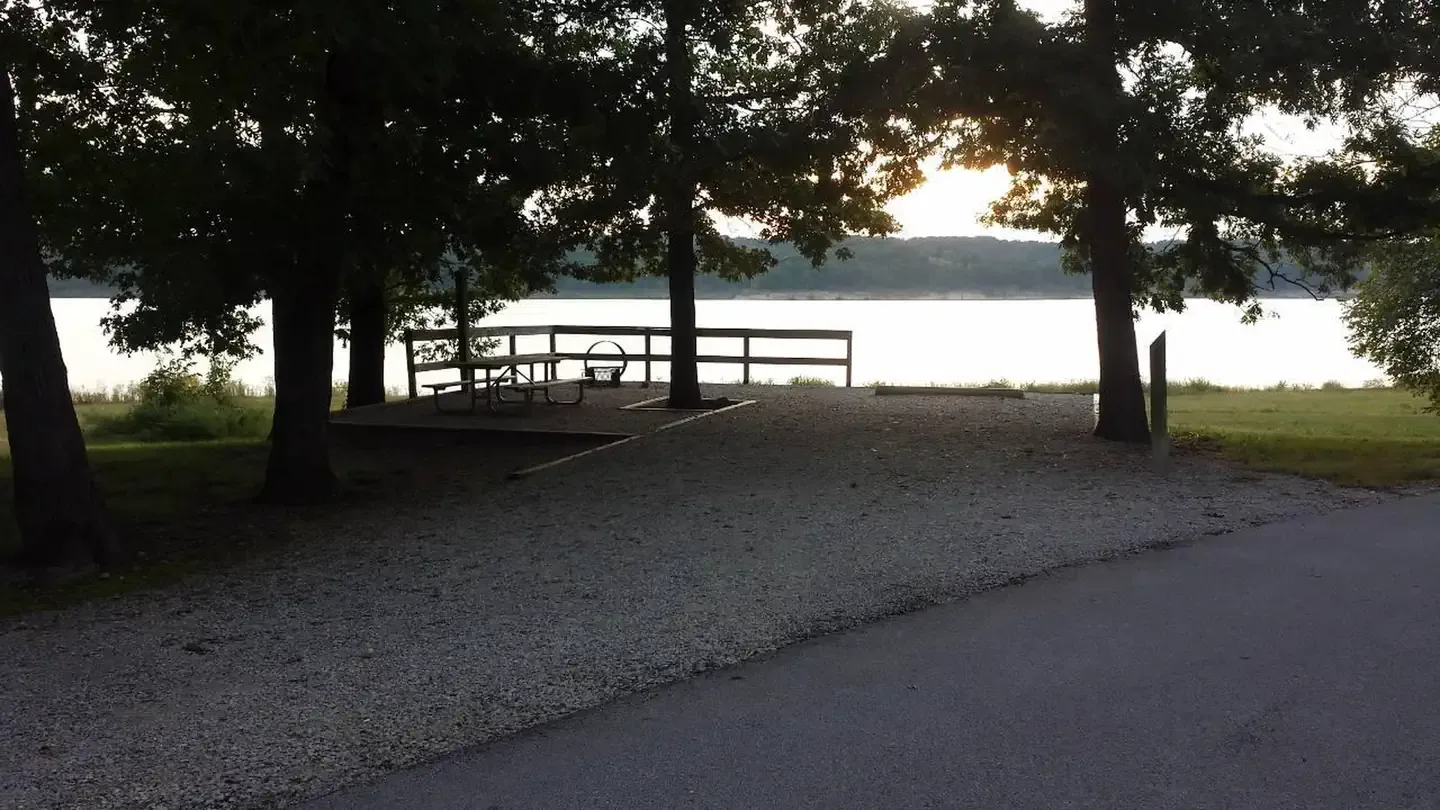 COE Harry S Truman Reservoir Long Shoal Park: LONGSHOAL
