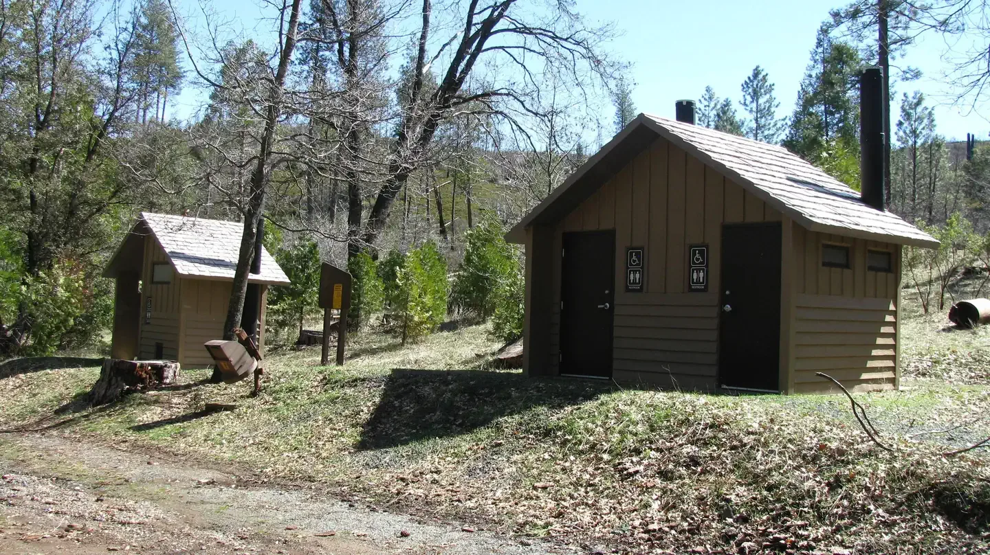 Stanislaus National Forest Lost Claim Campground: Lost Claim Campground Toilet Facilities