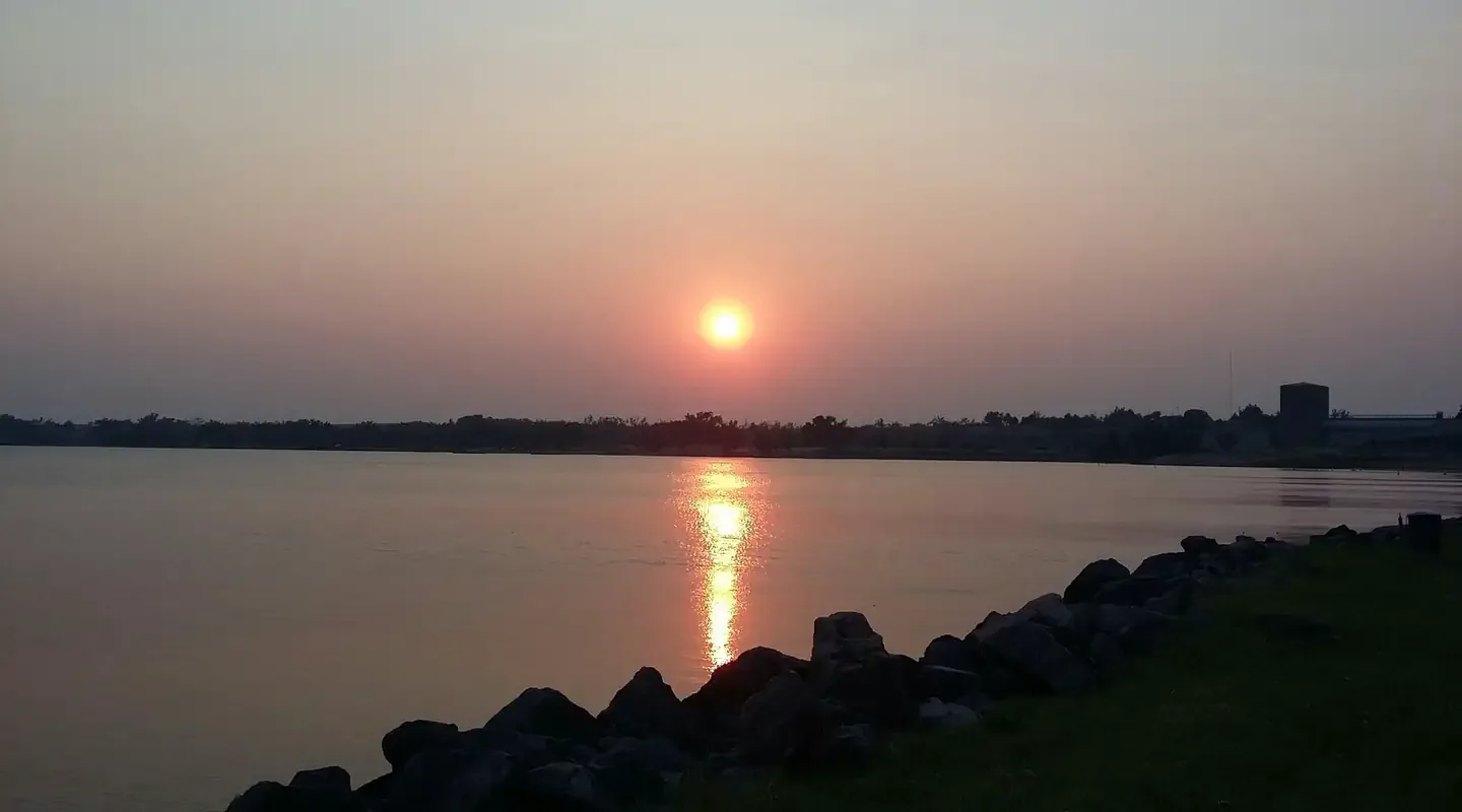 COE Fort Supply Lake Supply Park: Lakeside Drive at sunset