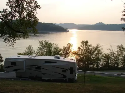 Floating Mill - Center Hill Lake