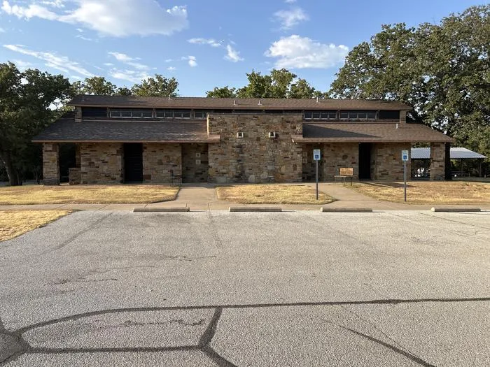 Hickory Creek - Lewisville Lake: A photo of facility Hickory Creek (TX) Bathhouse 4 in loop 105-124
