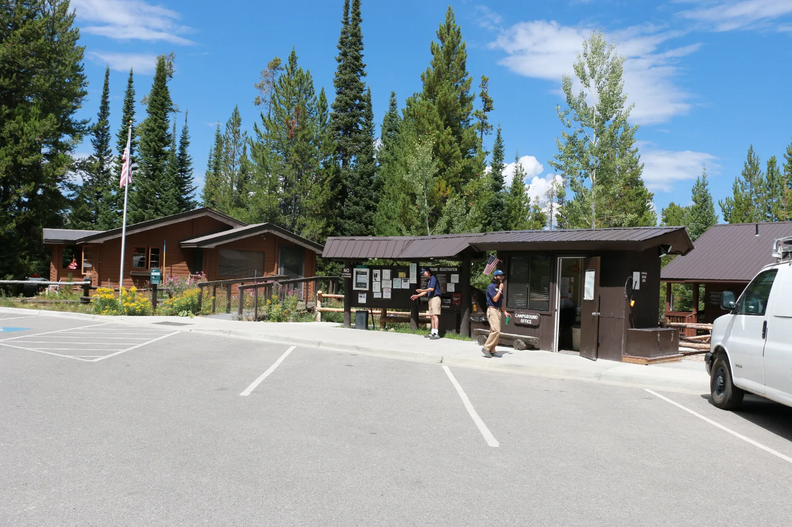 Signal Mountain campground registration area with office and campground information