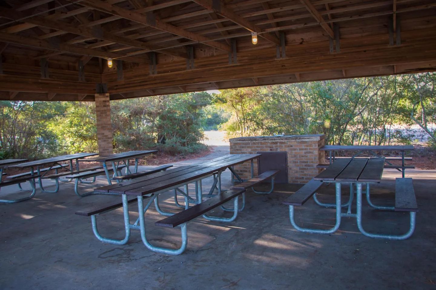 Gulf Islands National Seashore Naval Live Oaks Youth Group Campground: Pavilion