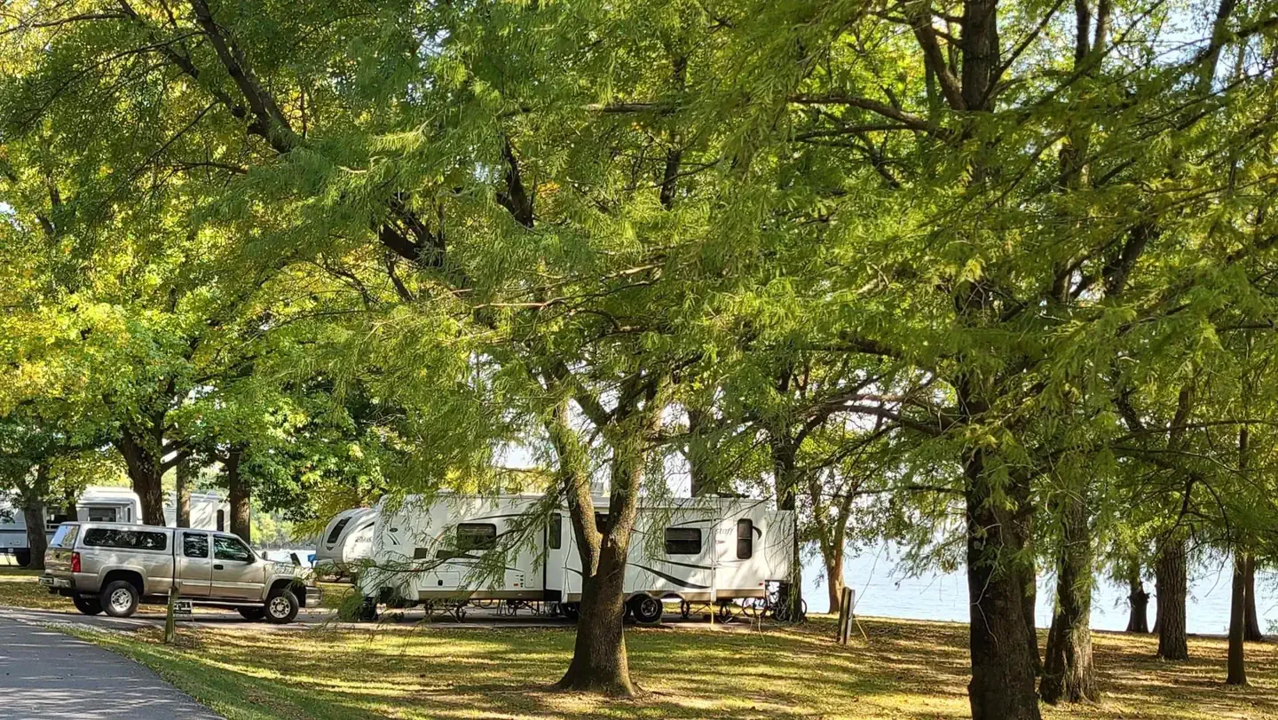 Boulder Rec. Area - COE Campground: Boulder Campground, Carlyle Lake, Illinois