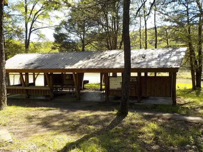 Shores Lake: Picnic Pavilion