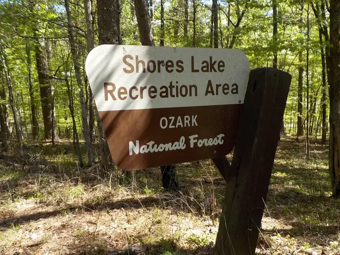 Shores Lake: Entrance Sign
