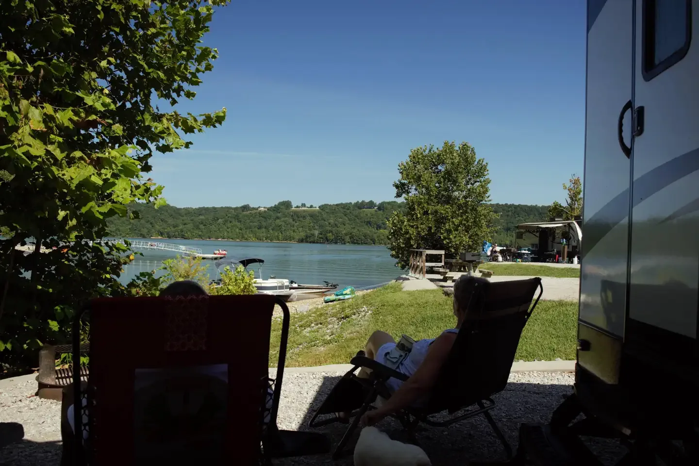 COE Dale Hollow Lake Obey River Campground: OBEY RIVER PARK relaxing (2)