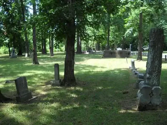 COE Wappapello Lake Greenville Campground: Union Cemetery