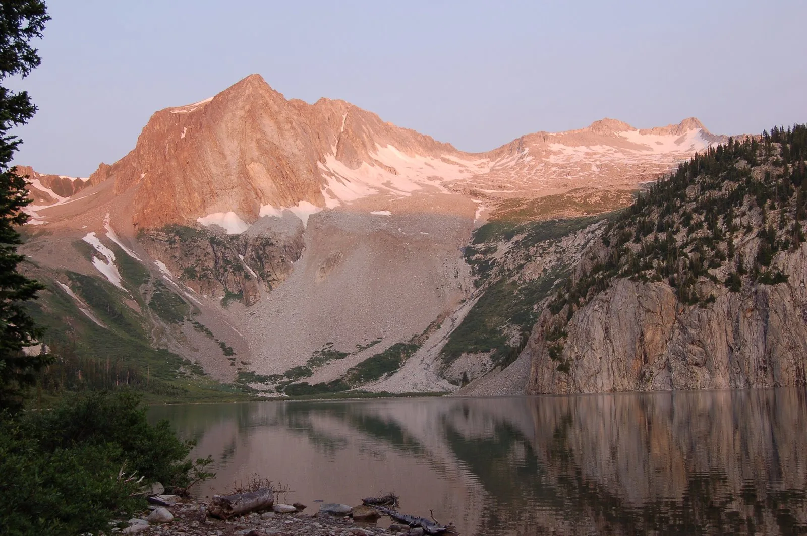Snowmass Mountain: The Elk Mountains' snowfield 14er