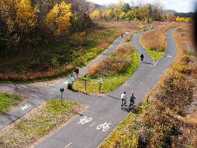 Cedar Lake Trail