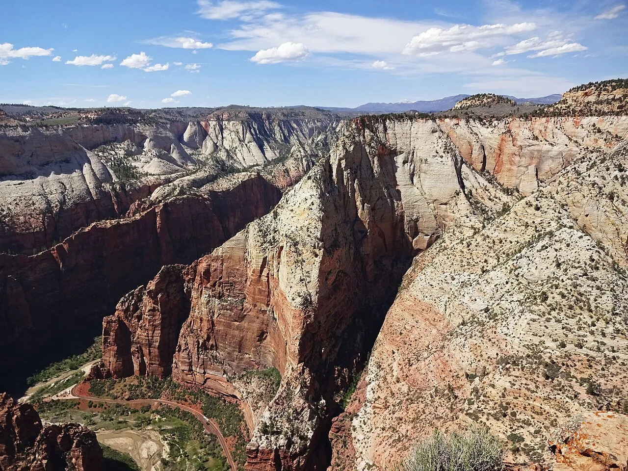 Observation Point Trail — photo 4