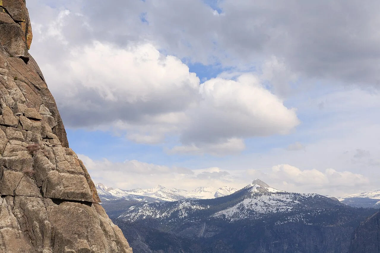Yosemite Falls Trail — photo 2